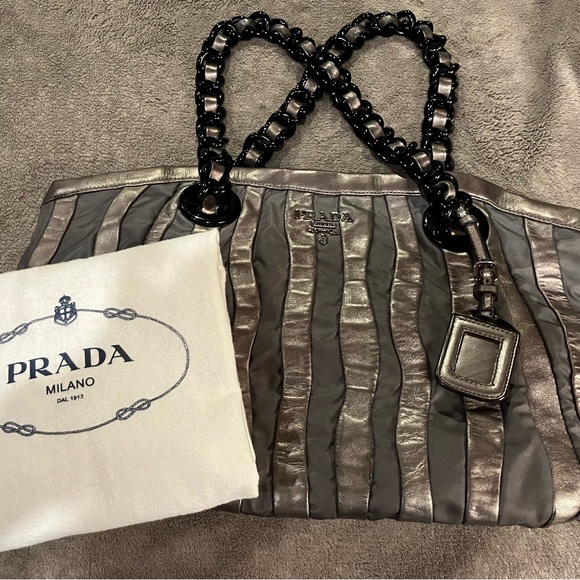 Authenticity Guaranteed Vintage EUC Prada Tessuto Nappa Waves Tote Bag - Picture 2 of 15